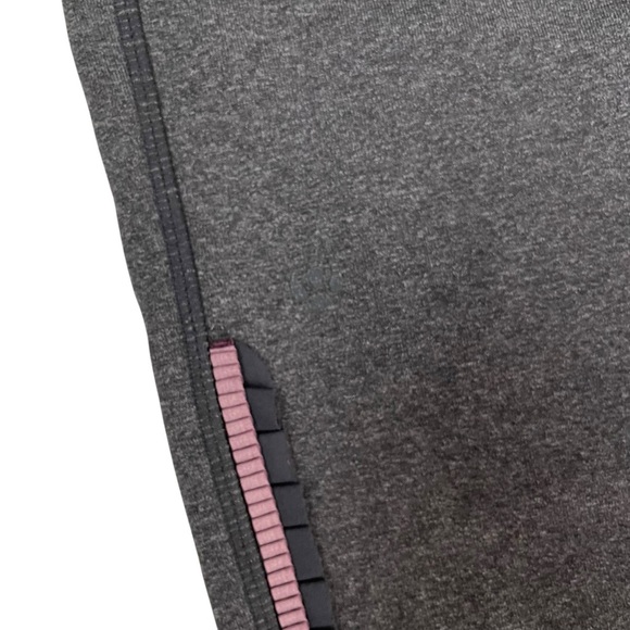 lululemon Priiti Crop Heathered Coal / Muted Mauve Stripes Galore - Picture 14 of 15